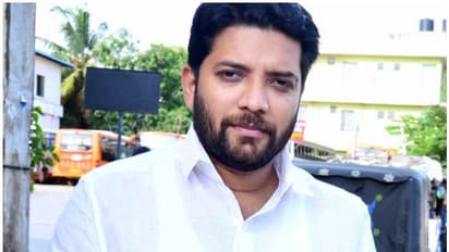 'എന്റെ തല പൊലീസ് തല്ലിപ്പൊട്ടിച്ചത് ഏത് ചട്ടപ്രകാരം?', ഷാഫി പറമ്പിൽ എംഎൽഎ