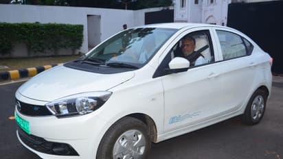 ಮಾಲಿನ್ಯ ನಿಯಂತ್ರಣಕ್ಕೆ ಎಲೆಕ್ಟ್ರಿಕ್ ಕಾರು ಮೊರೆ ಹೋದ ಉಪಮುಖ್ಯಮಂತ್ರಿ!