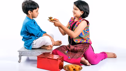 ভাই ফোঁটার দিন আগে এই ছোট কাজটি করুন, দীর্ঘায়ুর বর পাবেন ভাই