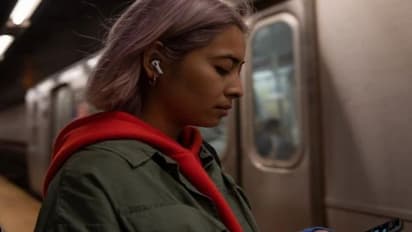 వచ్చేసింది ఆపిల్ ఎయిర్పాడ్స్ ప్రో.... ధర ఎంతో తెలుసా ?