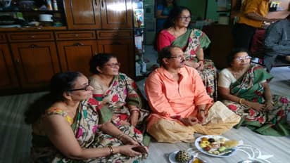 বঙ্গ রাজনীতিতে জমজমাট ভাইফোঁটা, মুখ্যমন্ত্রীর বাড়ি গেলেন শোভন, লকেট ফোঁটা দিলেন দিলীপকে