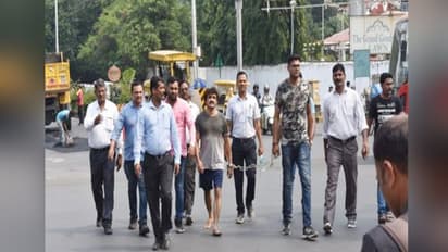 करोड़ों रुपए का मालिक निकला यह गैंगस्टर, पुलिस ने छापेमारी कर जब्त की वाहन और अन्य संपत्तियां