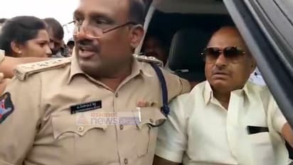 మా బూట్లు నాకే పోలీసులను తెచ్చుకొంటాం, జగన్ మరో రాజారెడ్డి: జేసీ సంచలనం