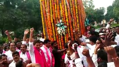 టీఆర్ఎస్ కు షాక్ : సాగర్ బరిలో 400మంది అమరవీరుల కుటుంబ సభ్యులు..