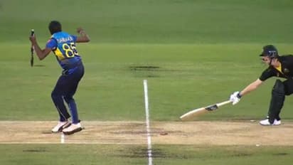 அவசரத்தில் ரூல்ஸை மறந்து காமெடி பண்ண இலங்கை வீரர்.. தப்பிச்சோம்டா சாமினு சிரிப்பாய் சிரித்த ஸ்மித்.. வீடியோ