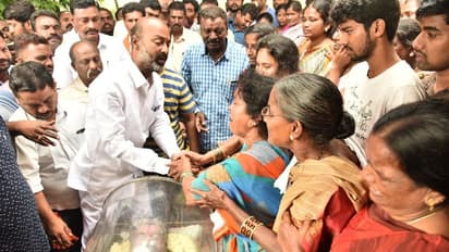 RTC Strike: ప్రభుత్వం దిగివస్తేనే డ్రైవర్ బాబు అంత్యక్రియలు...లేదంటే: ఎంపీ సంజయ్