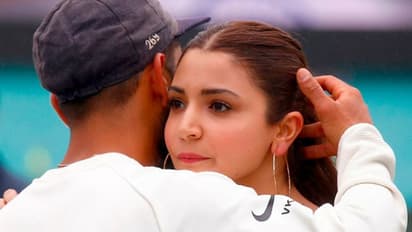 இதுதான் சாக்குனு மொத்த ஆதங்கத்தையும் கொட்டித்தீர்த்த அனுஷ்கா சர்மா.. முன்னாள் வீரரை தெறிக்கவிட்டுட்டாங்க