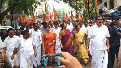 பாஜக பேரணியில் பிரபல நடிகை கவுதமி..! கட்சியில் இணைய உள்ளதாக தகவல்..!