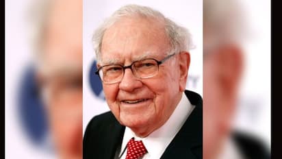 অ্যাপেলে ব্যাপক বিনিয়োগ ধনকুবের ওয়ারেনের, তারপরেও কেন ব্যবহার করেন না আইফোন