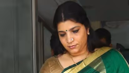 சிறை தண்டனை பெற்ற 1 மணி நேரத்தில் ஜாமீன் !! அசத்திய சரிதா நாயர் !!