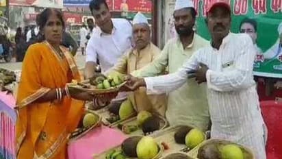 जुमे के दिन नमाज के बाद मुसलमानों ने पेश की एक अनूठी मिसाल, जिसकी लोग जमकर कर रहे तारीफ