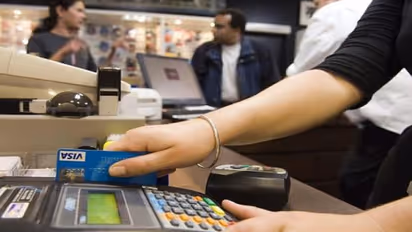 10 लाख से ज्यादा क्रेडिट-डेबिट कार्ड का डेटा चोरी, ग्राहकों को लेकर RBI ने दिया बड़ा निर्देश