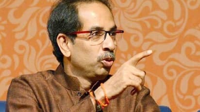 குடியரசுத் தலைவர் என்ன உங்க சட்டைபாக்கெட்டில் இருக்கிறாரா ? பாஜகவை காய்ச்சி எடுத்த சிவசேனா