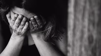 17 வயது பெண்ணை அடைத்து வைத்து 9-ம் வகுப்பு மாணவன் பாலியல் தொல்லை...!