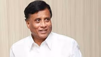 ಮೂಗು ತೂರಿಸೋಕಾಗಲ್ಲ, ವಾಸಿಸೋದೇಗೆ, ಅಧಿಕಾರಿಗಳಿಗೆ ಸೋಮಣ್ಣ ತರಾಟೆ