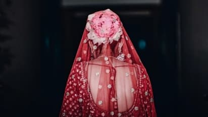 ప్రేమ పెళ్లి.. వధువు కట్టుకున్న చీర చీప్ గా ఉందని...