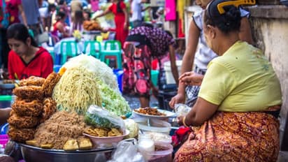 सूअर के दिमाग से लेकर तले हुए मेंढक, ये हैं थाईलैंड की बेस्ट डिशेज