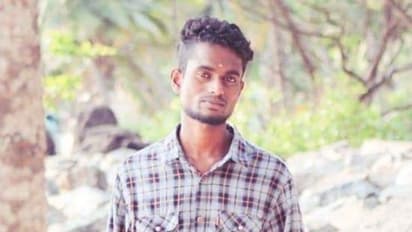 ബൈക്ക് നിയന്ത്രണം വിട്ട് മതിലിൽ ഇടിച്ച് യുവാവ് മരിച്ചു