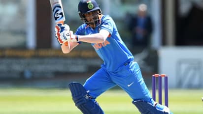 வெறும் பத்தே பந்தில் எதிரணியை துவம்சம் செய்த கிருஷ்ணப்பா கௌதம்.. இந்தியா சி அணிக்கு சவாலான இலக்கு