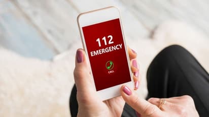 നടുറോഡില് യുവതിയ്ക്ക് നേരെ ആക്രമണം; സഹായത്തിനായി വിളിച്ചിട്ടും പ്രവര്ത്തിക്കാതെ എമര്ജന്സി നമ്പറുകള്