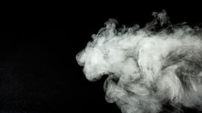 প্রিয়জনের ধূমপান বন্ধ করান, নানান শারীরিক সমস্যা সহ হারাতে হতে পারে দৃষ্টিশক্তিও