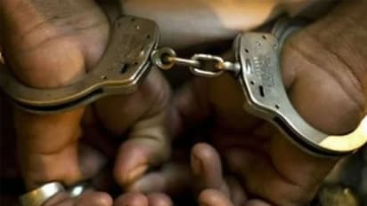 భార్యతో గొడవ.... పిల్లలను 150 అడుగుల లోయలో పడేసి..