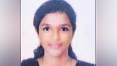 செல்ஃபி மோகத்தால் உயிரிழந்த இளம்பெண் !! திருமணம் நிச்சயிக்கப்பட்ட ஒரு வாரத்தில் நடந்த சோகம் !!