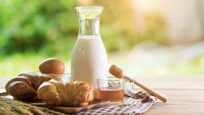 হজমের সমস্যা থেকে অনিদ্রা, কামাল করবে এক গ্লাস এই পানীয়