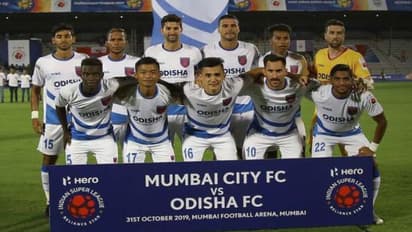 তৈরি হয়নি মাঠ, ‘ঘর ছাড়া’ ওড়িশা এফসি পুণের পথে