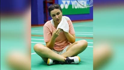 এ কী হাল হয়েছে পরির, সব ছেড়ে দিন কাটছে স্টেডিয়ামে