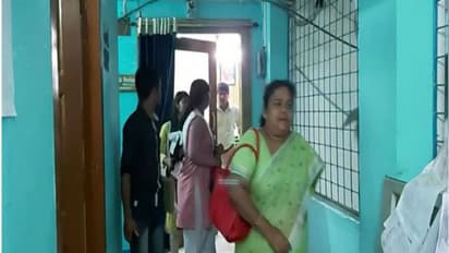 পাত্র ৫৪ বছরের তৃণমূল নেতা, প্রতিবাদে বাড়ি ছাড়ল ১৫ বছরের নাবালিকা