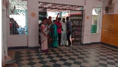 చిత్తూరు జిల్లాలో కలకలం...ఎమ్మార్వో ఆఫీస్లోనే ఐదుగురు రైతుల ఆత్మహత్యాయత్నం