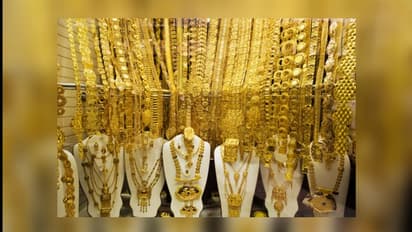 Gold Silver Rate Today: Gold Silver Rate Today: வெள்ளி விலை வீழ்ச்சி!மிரட்டும் தங்கம்!நிலவரம் என்ன ?