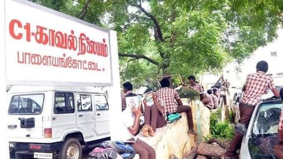1330 திருக்குறளையும் எழுதிவிட்டு வீட்டுக்கு  கிளம்பு..! பள்ளி மாணவர்களுக்கு வித்தியாசமான தண்டனை..!