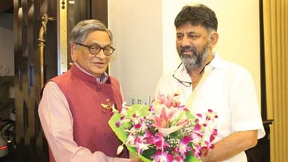 Mandya Congress ತಲ್ಲಣ : SM ಕೃಷ್ಣ ಕೈಯಲ್ಲಿ ಕಾಂಗ್ರೆಸ್ ಅಭ್ಯರ್ಥಿ