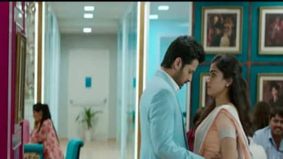 இடை அழகில் மயக்கிய ராஷ்மிகா... பின்னாலேயே ஓடும் நிதின்... சோசியல் மீடியாவை தெறிக்கவிட்ட வீடியோ...!