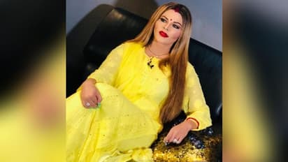 টপলেস হয়ে ফের ভাইরাল ড্রামাকুইন রাখি, দেখুন ভিডিও