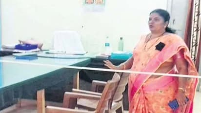 தாசில்தார் கொலை எதிரொலி..! கடும் பயத்தில் மற்றொரு தாசில்தார் என்ன செய்கிறார் பாருங்கள்...! இனி லஞ்சம்..?