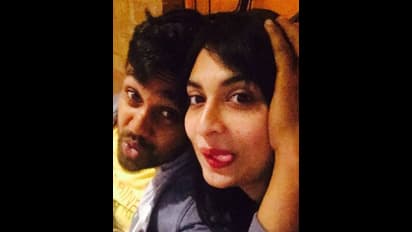 Chemistry ಬುಕ್‌ಗಿಂತ ದೊಡ್ಡ, Engineering ಬುಕ್‌ಗಿಂತ ವಿಶಾಲ ಧ್ರುವ ಮದುವೆ ಕಾರ್ಡ್!