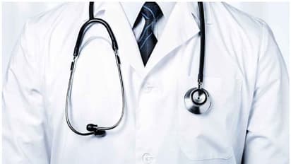 കൊവിഡ് വാര്‍ഡില്‍ ഡ്യൂട്ടിക്കിട്ട ഡോക്ടര്‍ രാജിവച്ചു, തിരിച്ചെത്തിയില്ലെങ്കില്‍ കേസെടുക്കുമെന്ന് അധികൃതര്‍