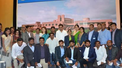 నేనొస్తా.. సెలబ్రిటీలను తీసుకొస్తా: యువ పారిశ్రామిక వేత్తలకు కేటీఆర్ పిలుపు