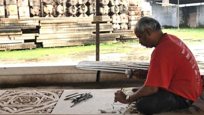 जानें क्यों अयोध्या में विहिप ने बंद किया पत्थरों को तराशने का काम