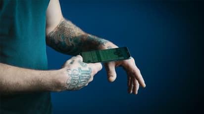 മൈക്രോചിപ്പുകള് ഘടിപ്പിച്ച 5000 പേര്; സ്വകാര്യതയിലുള്ള കടന്നുകയറ്റമാകുമോ എന്ന് ആശങ്ക