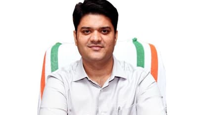 സോഷ്യല് മീഡിയയെ സസൂഷ്മം നിരീക്ഷിക്കും; മലപ്പുറത്തെ സൗഹാർദ്ദം കാക്കാൻ യോഗം ചേര്ന്ന് ജില്ലാ കളക്ടർ