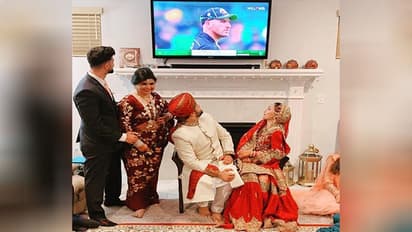 शादी की रात क्रिकेट देखता रहा पाकिस्तानी जोड़ा, ICC ने शेयर की फोटो