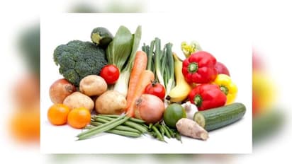 সব্জির মূল্যবৃদ্ধিতে মাথায় হাত মধ্যবিত্তের, জেনে নিন আজকের বাজারদর