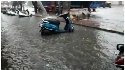 മഹാചുഴലിക്കാറ്റ്: മുംബൈയില് കനത്ത മഴ, ഗതാഗതം തടസപ്പെട്ടു