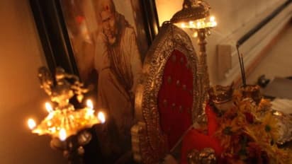 তিন বছর পরেও দানপাত্র উপচে পড়ছে বাতিল নোটে, মহাফ্যাসাদে মন্দির কমিটির সদস্যরা