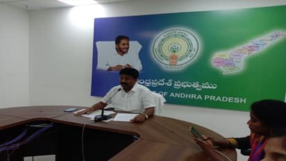 అమ్మాయిల హాస్టల్లో ట్రిపుల్ ఐటీ విద్యార్థి... స్పందించిన విద్యామంత్రి