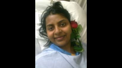 कपड़े प्रेस कर-करके पिता ने पढ़ाया, बेटी पहली सैलरी लेकर लौटी तो ट्रेन से कट गया पैर